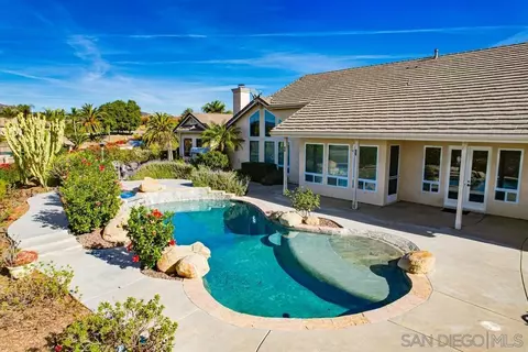 Exterior - 3330 Brooke Hollow Rd, Fallbrook, CA 92028 photo 5 of 10