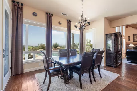 Dining - 3330 Brooke Hollow Rd, Fallbrook, CA 92028 photo 1 of 4