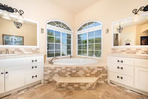 Bath - 3330 Brooke Hollow Rd, Fallbrook, CA 92028 photo 4 of 12