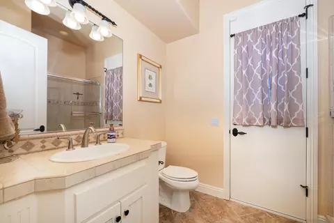 Bath - 3330 Brooke Hollow Rd, Fallbrook, CA 92028 photo 8 of 12