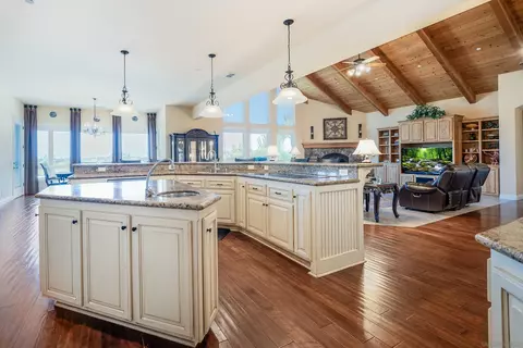 Kitchen - 3330 Brooke Hollow Rd, Fallbrook, CA 92028 photo 1 of 7
