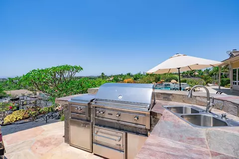 Kitchen - 3330 Brooke Hollow Rd, Fallbrook, CA 92028 photo 7 of 7
