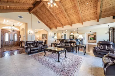 Living - 3330 Brooke Hollow Rd, Fallbrook, CA 92028 photo 1 of 4
