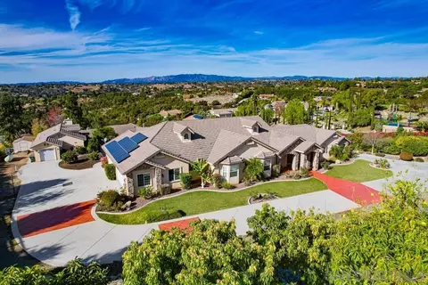 View/Area - 3330 Brooke Hollow Rd, Fallbrook, CA 92028 photo 2 of 6