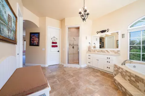 Bath - 3330 Brooke Hollow Rd, Fallbrook, CA 92028 photo 3 of 12
