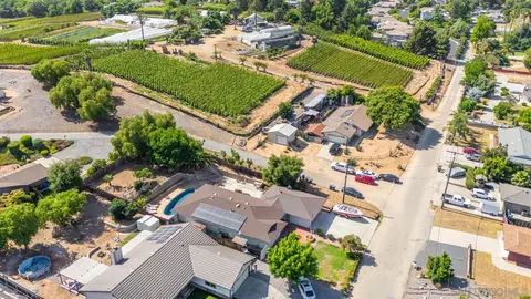View/Area - 2327 Morro Rd, Fallbrook, CA 92028 photo 4 of 9