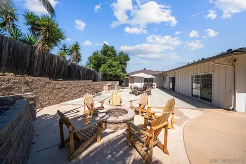 Exterior - 2327 Morro Rd, Fallbrook, CA 92028 photo 5 of 20