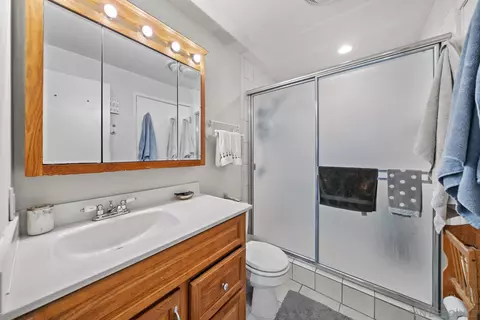 Bath - 2327 Morro Rd, Fallbrook, CA 92028 photo 3 of 3