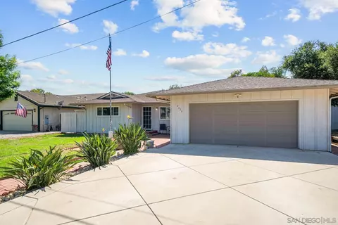 2327 Morro Rd, Fallbrook, CA 92028