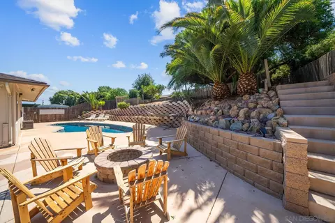 Exterior - 2327 Morro Rd, Fallbrook, CA 92028 photo 9 of 20