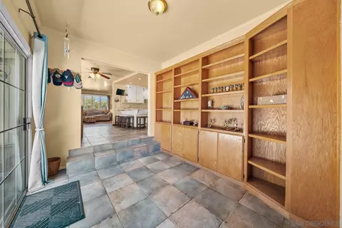 Entry Way - 2327 Morro Rd, Fallbrook, CA 92028 photo 1 of 2