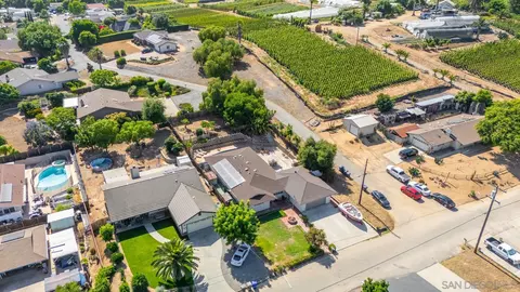 View/Area - 2327 Morro Rd, Fallbrook, CA 92028 photo 5 of 9