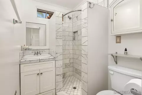 Bath - 412 G Ave, Coronado, CA 92118 photo 1 of 2