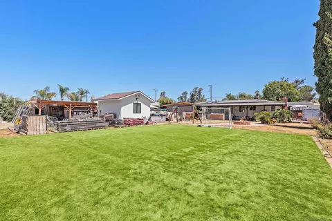 643 Mcdonald Ln, Escondido, CA 92025 photo 14
