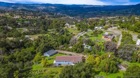 View/Area - 2113 Fallen Leaf Ln, Fallbrook, CA 92028 photo 4 of 4