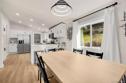 Dining - 2113 Fallen Leaf Ln, Fallbrook, CA 92028 photo 3 of 5