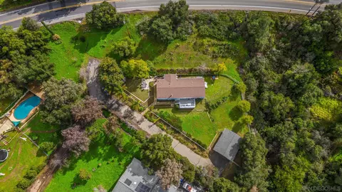 View/Area - 2113 Fallen Leaf Ln, Fallbrook, CA 92028 photo 1 of 4