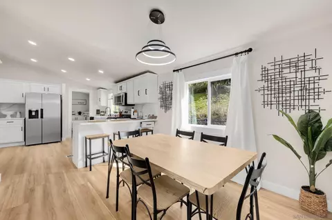 Dining - 2113 Fallen Leaf Ln, Fallbrook, CA 92028 photo 2 of 5