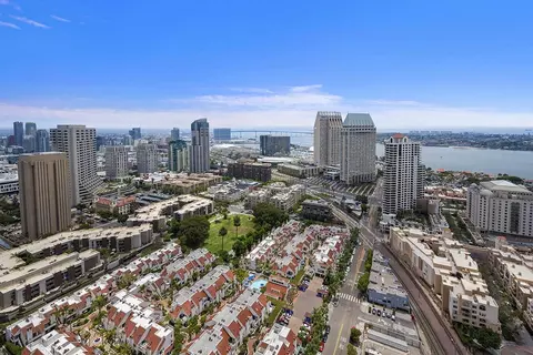 700 W E St #3605, San Diego, CA 92101