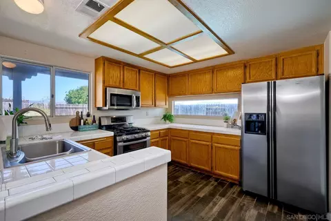 Kitchen - 10233 Julio Pl, Santee, CA 92071 photo 2 of 5