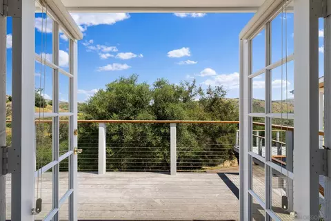 Exterior - 9888 Nutby Ln, Escondido, CA 92026 photo 8 of 10