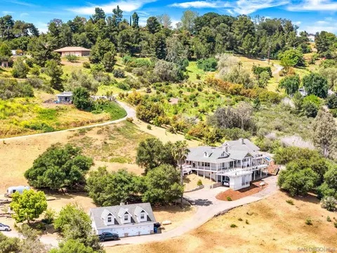 View/Area - 9888 Nutby Ln, Escondido, CA 92026 photo 1 of 4