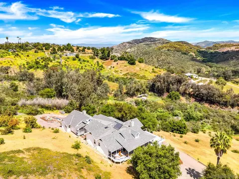 View/Area - 9888 Nutby Ln, Escondido, CA 92026 photo 3 of 4