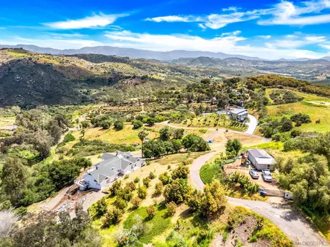 View/Area - 9888 Nutby Ln, Escondido, CA 92026 photo 4 of 4
