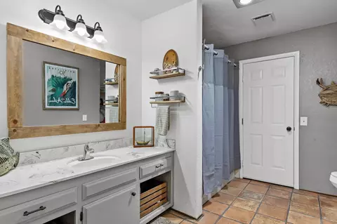 Bath - 244 Avalon Dr, Vista, CA 92084 photo 2 of 2