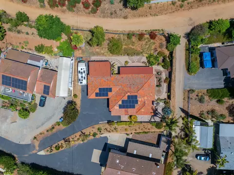 View/Area - 244 Avalon Dr, Vista, CA 92084 photo 2 of 4
