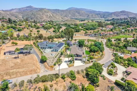 View/Area - 3324 Ryan Dr, Escondido, CA 92025 photo 4 of 4