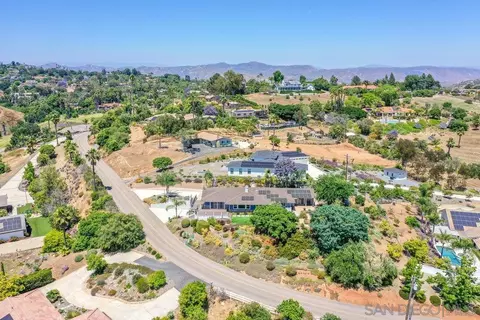 View/Area - 3324 Ryan Dr, Escondido, CA 92025 photo 3 of 4