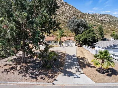 View/Area - 25440 Bellemore Dr, Ramona, CA 92065 photo 2 of 22