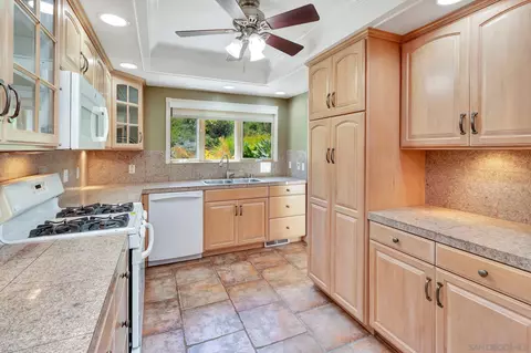 Kitchen - 4333 Date Ave, La Mesa, CA 91941 photo 3 of 3