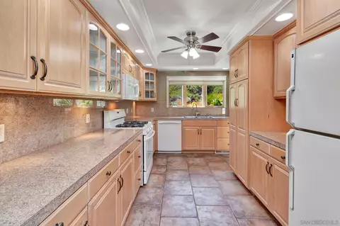 Kitchen - 4333 Date Ave, La Mesa, CA 91941 photo 2 of 3