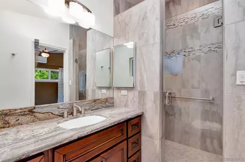 Bath - 4333 Date Ave, La Mesa, CA 91941 photo 1 of 2