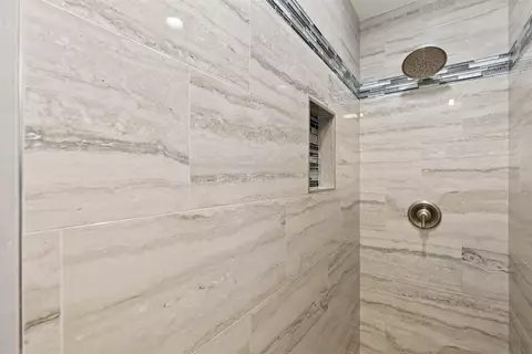 Bath - 2016 Mark Ave, Escondido, CA 92027 photo 2 of 4