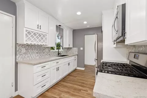 Kitchen - 2016 Mark Ave, Escondido, CA 92027 photo 2 of 3