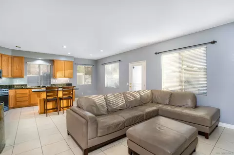Living - 3407 Lake Shore Ave, Fallbrook, CA 92028 photo 1 of 2
