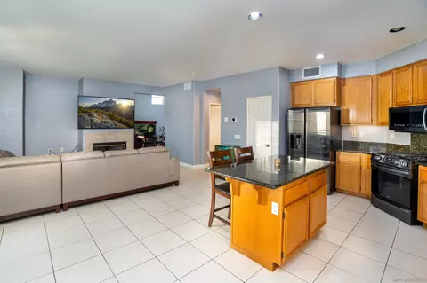 Kitchen - 3407 Lake Shore Ave, Fallbrook, CA 92028 photo 1 of 3