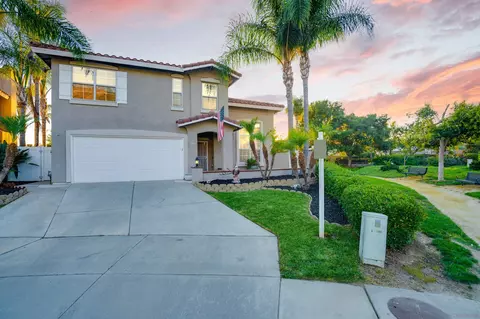 Exterior - 3407 Lake Shore Ave, Fallbrook, CA 92028 photo 1 of 6
