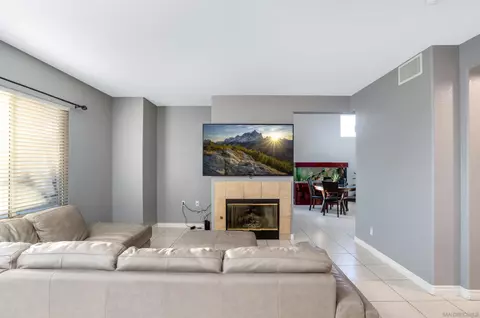 Living - 3407 Lake Shore Ave, Fallbrook, CA 92028 photo 2 of 2