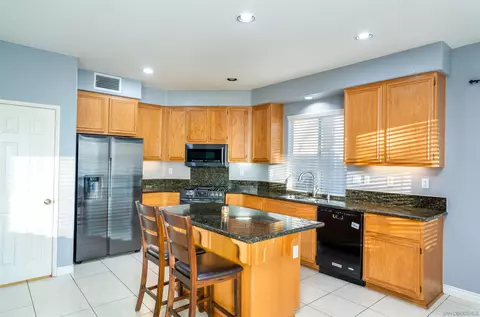 Kitchen - 3407 Lake Shore Ave, Fallbrook, CA 92028 photo 2 of 3