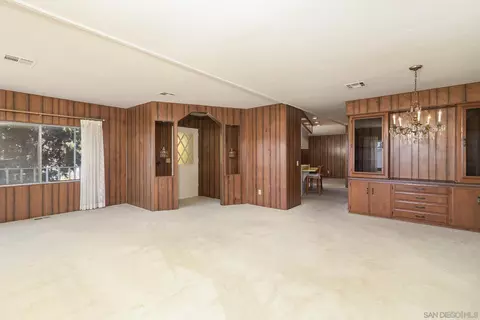 Living - 324 Horizon Ln, Oceanside, CA 92056 photo 2 of 5