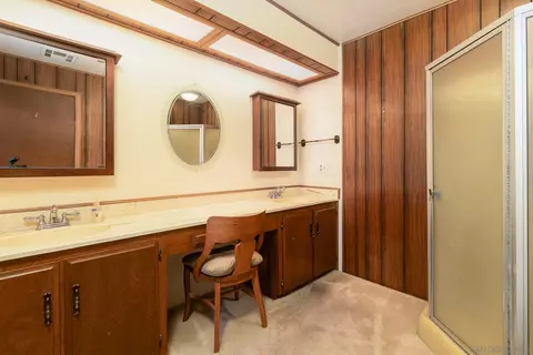 Bath - 324 Horizon Ln, Oceanside, CA 92056 photo 2 of 3