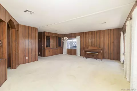 Living - 324 Horizon Ln, Oceanside, CA 92056 photo 1 of 5