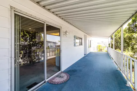 Exterior - 324 Horizon Ln, Oceanside, CA 92056 photo 2 of 7