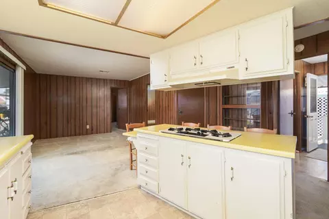 Kitchen - 324 Horizon Ln, Oceanside, CA 92056 photo 2 of 3