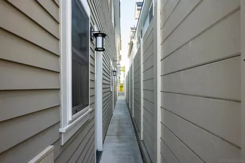 Entry Way - 461 D Ave, Coronado, CA 92118 photo 5 of 5