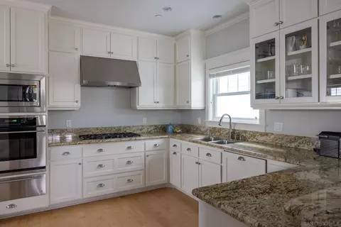 Kitchen - 461 D Ave, Coronado, CA 92118 photo 1 of 2